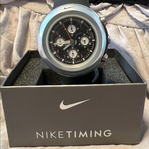 Nike Oregon Analog Chronograph Watch needs battery